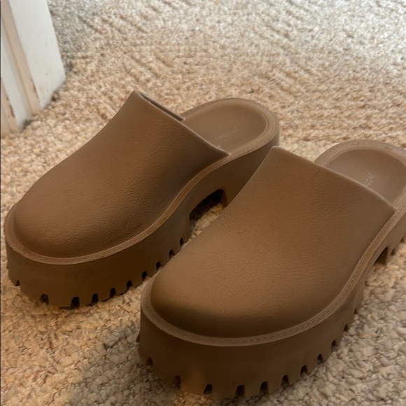 Jeffrey Campbell Shoes - Jeffrey Campbell Tan Platform Mules